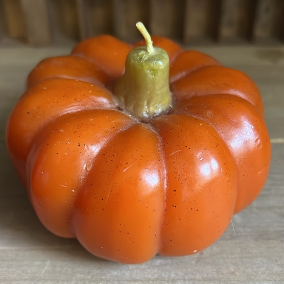 2 | POTTERY BARN Pumpkin Candles - Picture 4 of 9